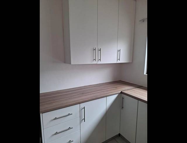 5 BEDROOM PROPERTY TO RENT IN DWARSKERSBOS